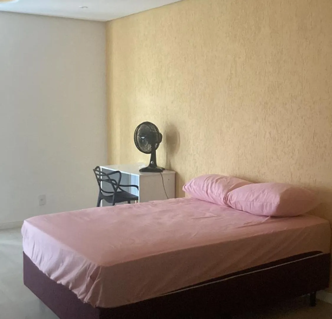 Quarto Elegante E Iluminado Charme E Privacidade Garantidos Em Casa Compartilhada Palhoça Kwatera prywatna